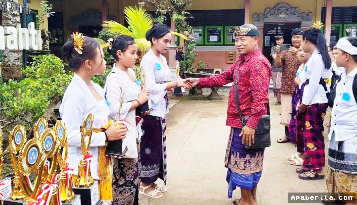 KARANGASEM — 52 Siswa SD Ikuti Festival Kreativitas Keagamaan Hindu