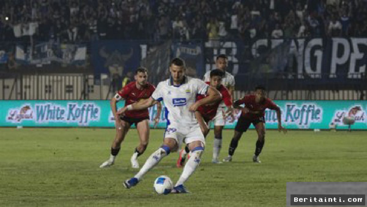 BANDUNG — Bomber Persib Balsa Sekulic Bertekad Bobol Gawang Persija Jakarta