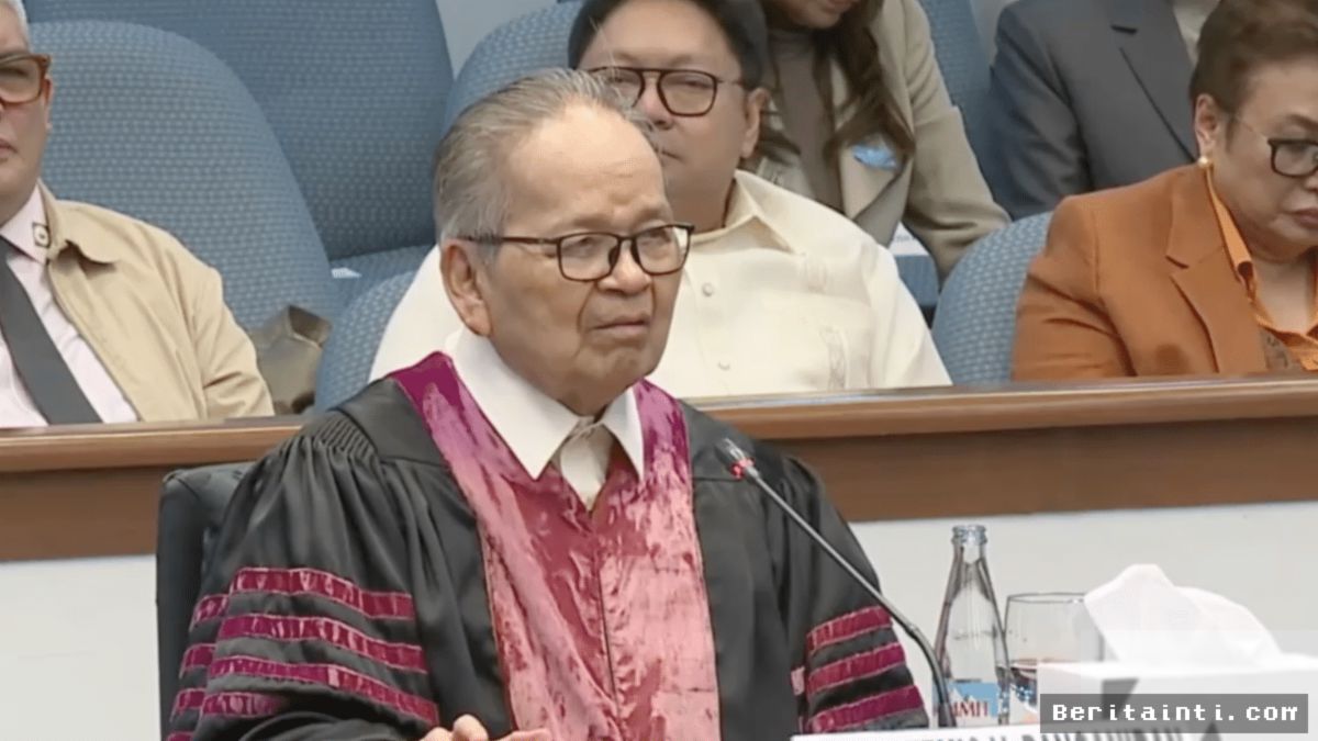 MANILA — Mantan Ketua MA Filipina Lontarkan Candaan di Sidang Pemakzulan