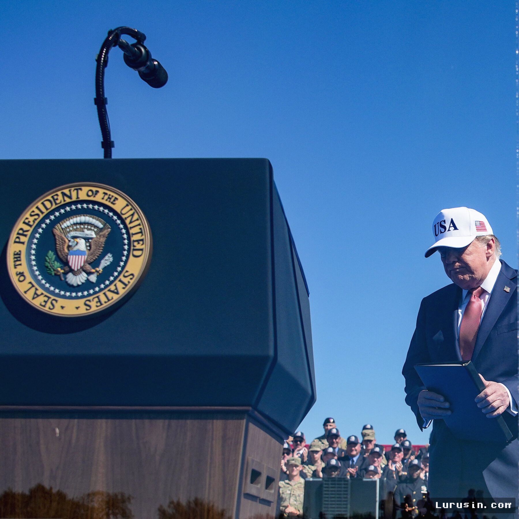 [WASHINGTON] — Retorika Trump Memicu Perdebatan Mengenai Distorsi Fakta Publik