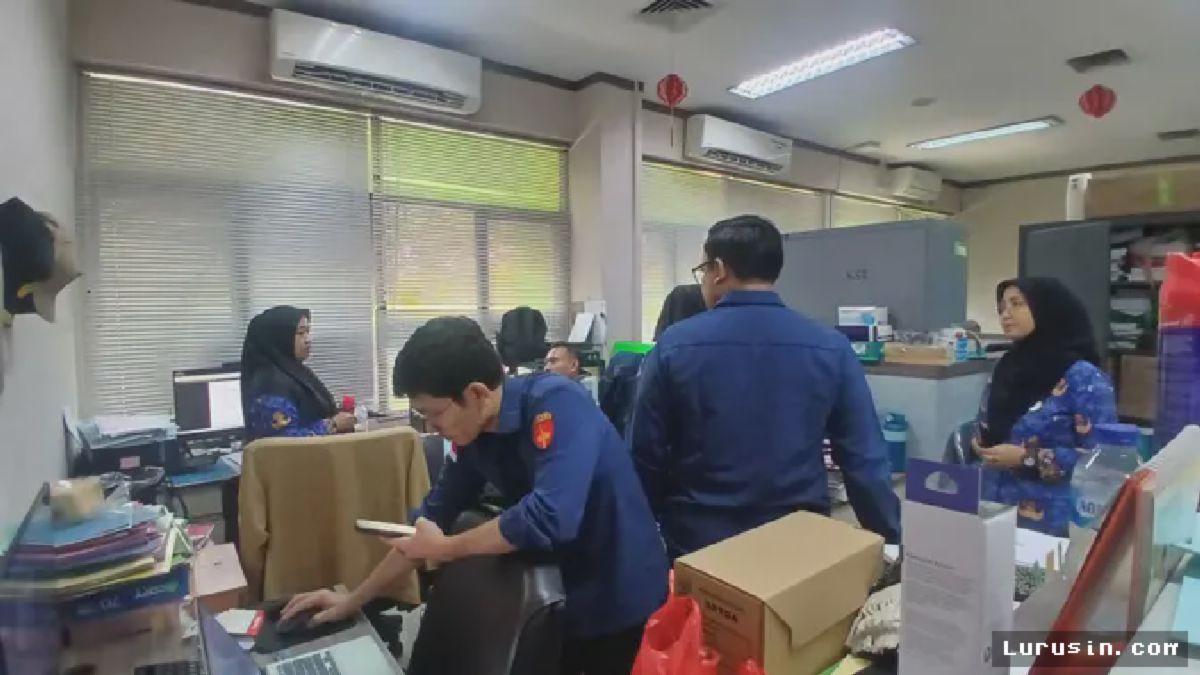 Kejagung Geledah Kantor Sekda Terkait Kasus Korupsi BUMD Migas Bekasi