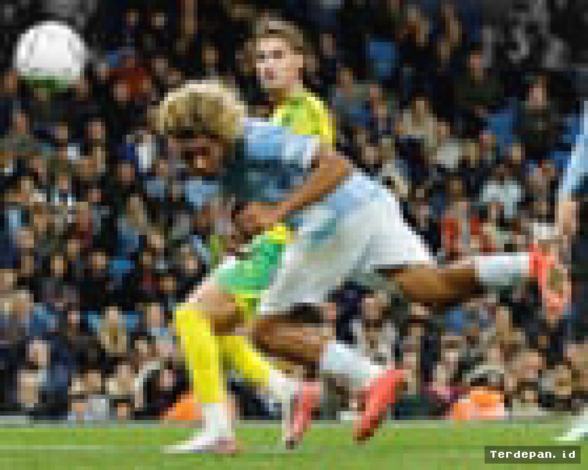 MANCHESTER — Debut Manis Floyd Samba Bawa Manchester City Tekuk Norwich