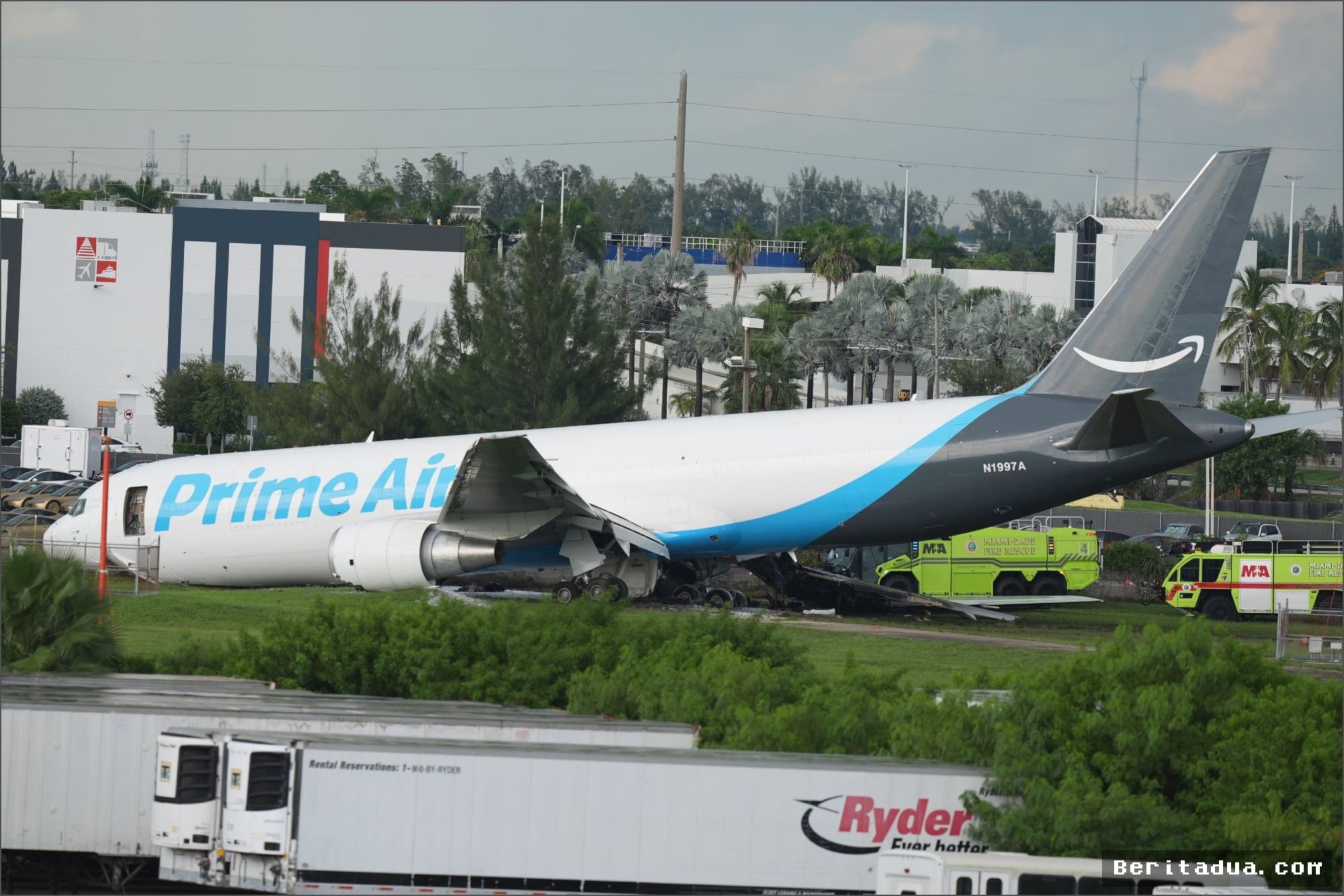 Kecelakaan Pesawat Amazon di Miami Menewaskan Lima Pekerja Hispanik