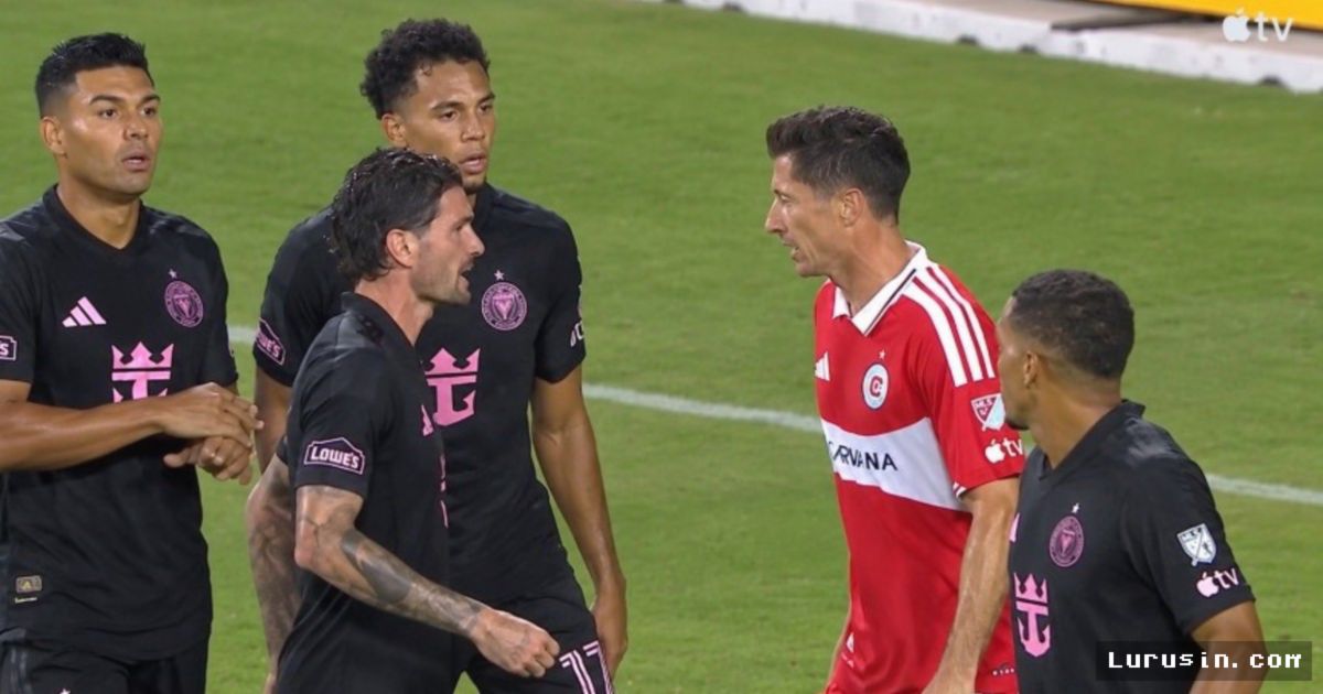 Chicago — Insiden Panas De Paul dan Lewandowski Warnai Laga Imbang