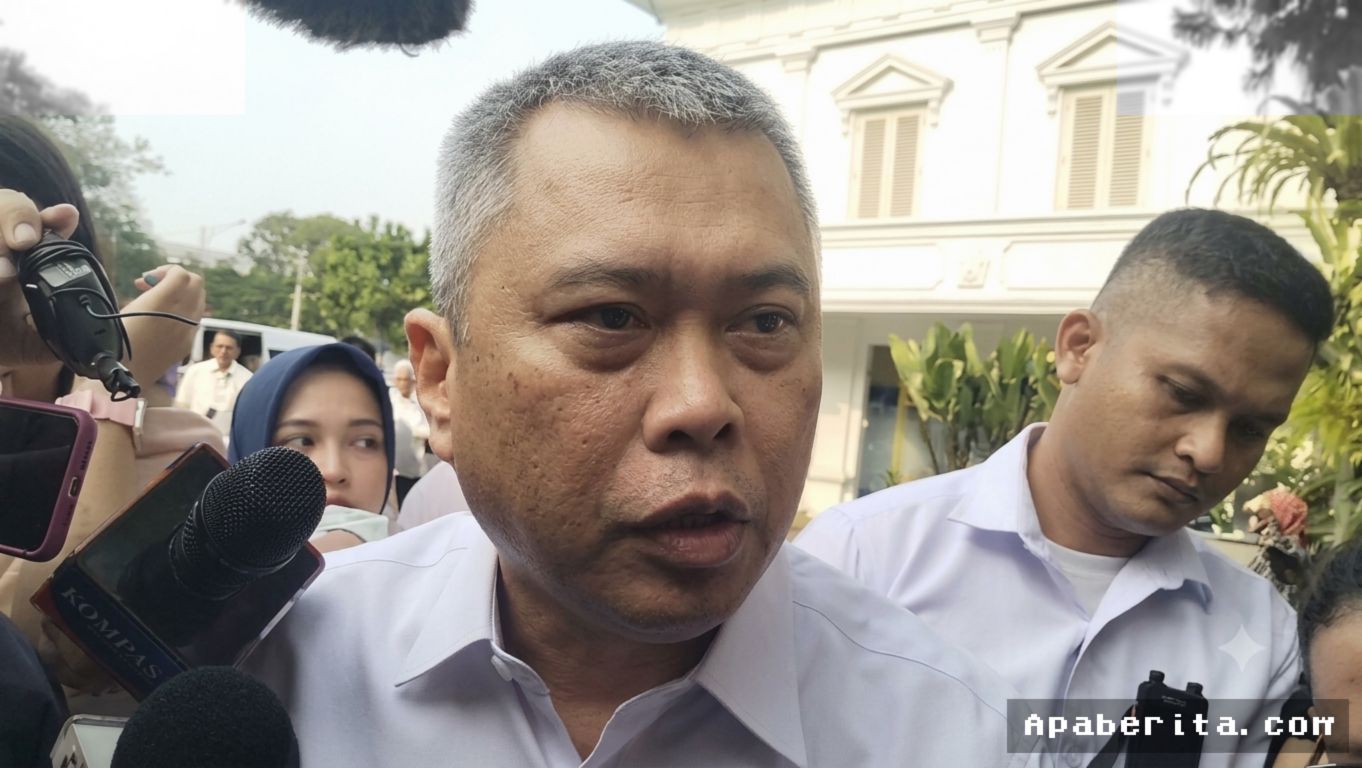 Menhub Dudy Tegaskan Larangan Berlayar Saat BMKG Rilis Cuaca Buruk