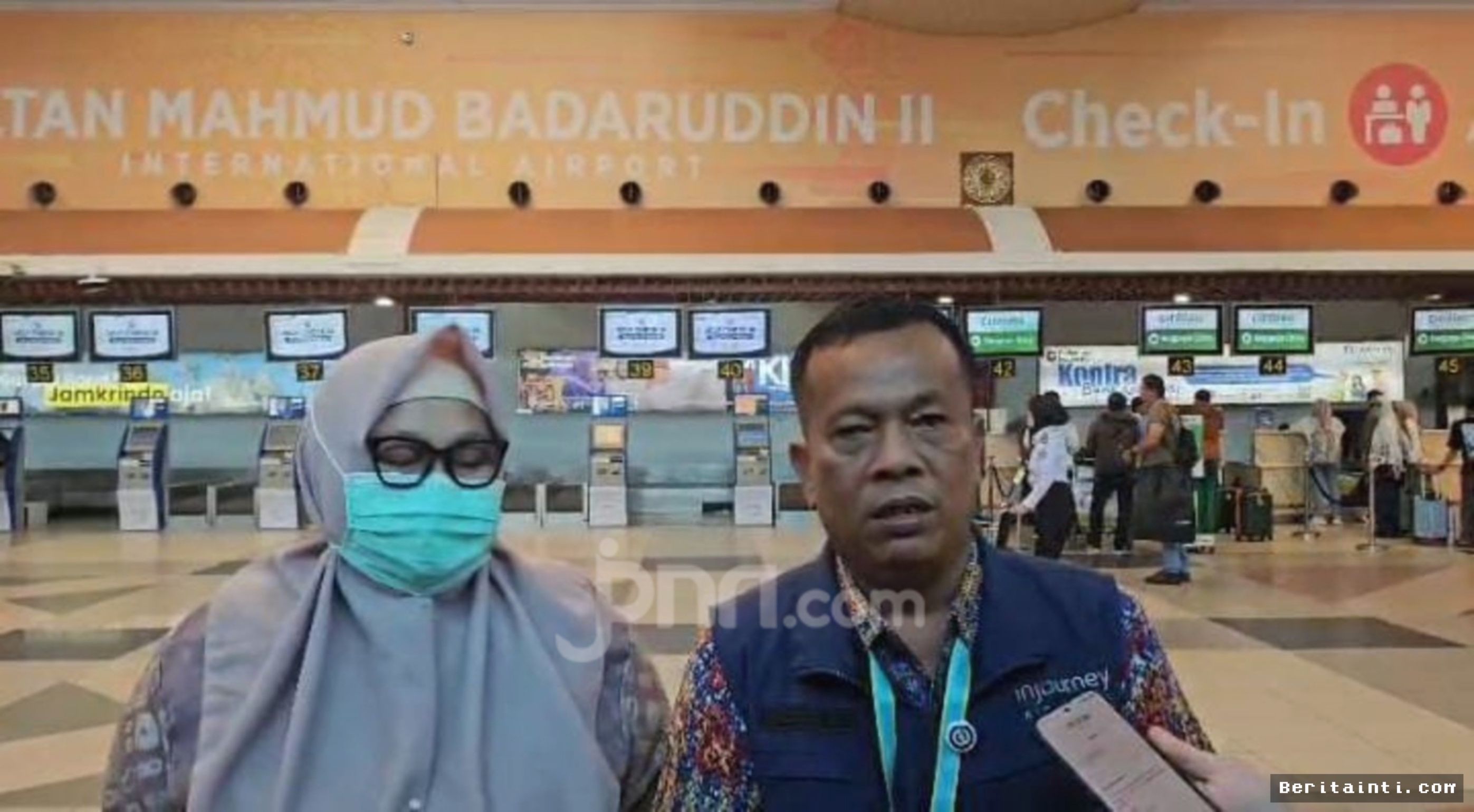PALEMBANG — Kabut Asap Lumpuhkan Penerbangan Bandara SMB II