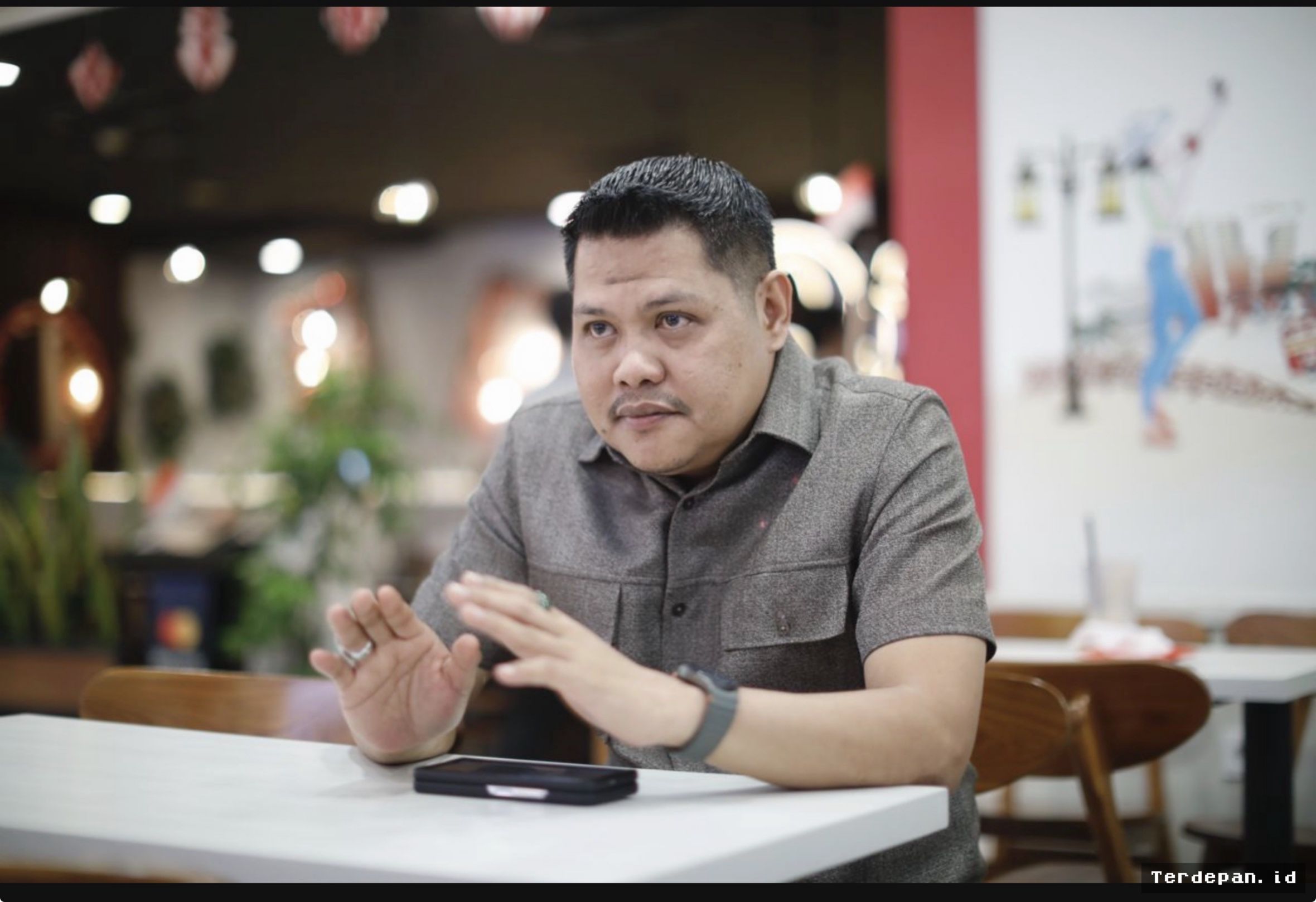 Dua Tahun Prabowo, Logis 08 Klaim Ekonomi dan Hukum Membaik