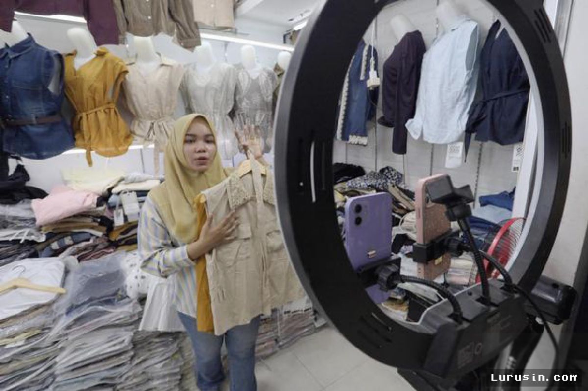 JAKARTA — idEA Minta Pemungutan Pajak E-Commerce Ditunda Hingga 2027