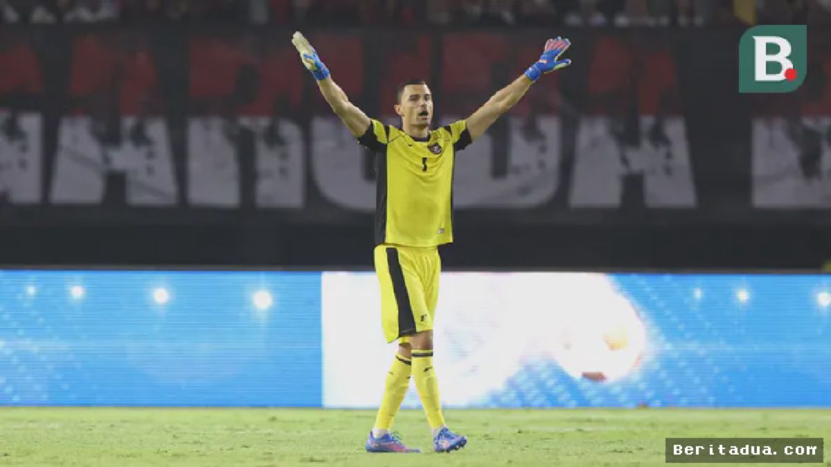 SURABAYA — Emil Audero Tampil Gemilang Kawal Gawang Garuda Kontra Lebanon
