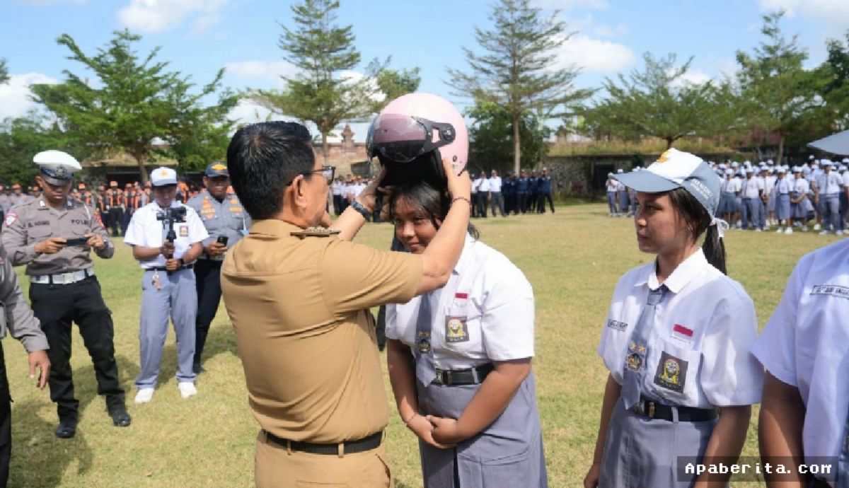 BADUNG — Bupati Badung Edukasi Siswa Utamakan Keselamatan Berkendara