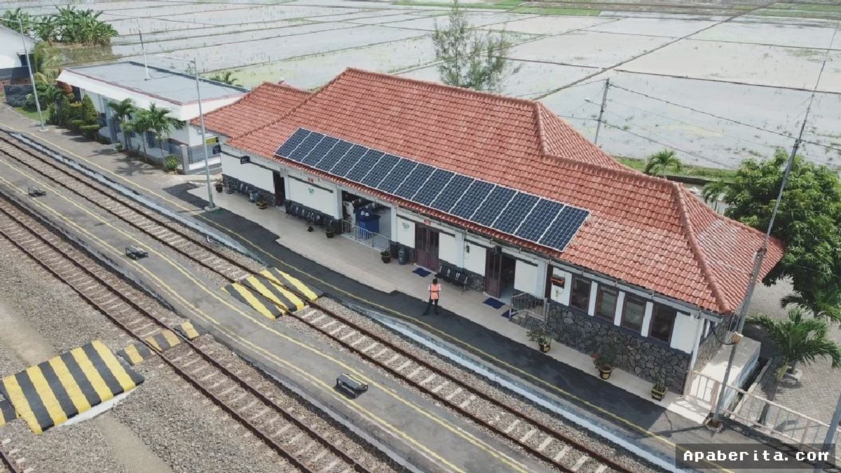 KAI Operasikan 113 Unit PLTS demi Dukung Efisiensi Energi Perkeretaapian