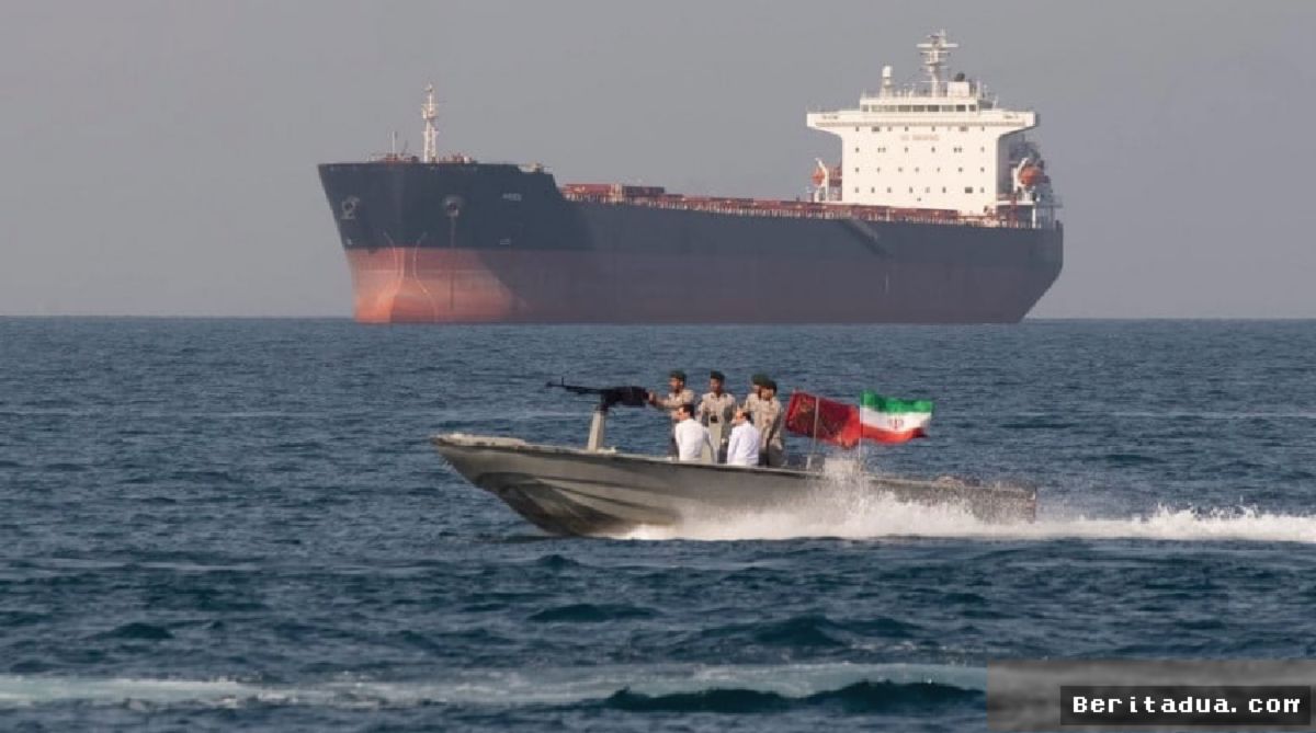 Teluk Persia Memanas, Tujuh Kapal Tanker Jadi Target Serangan