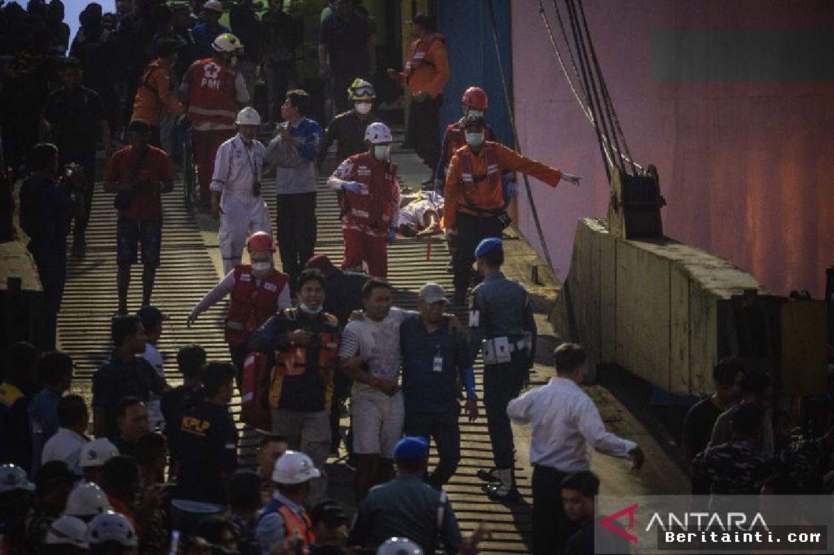 BANJARMASIN — 69 Korban Selamat KMP Virgo Transport 8 Berhasil Dievakuasi
