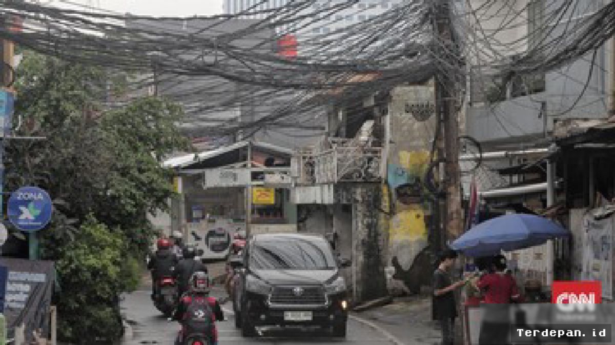 JAKARTA — Pramono Targetkan Jakarta Bebas Kabel Semrawut dalam Lima Tahun