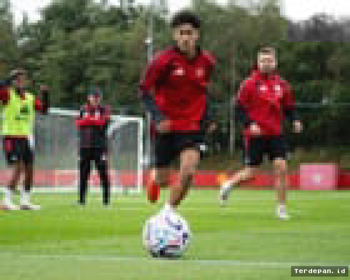 Manchester United Gempar, Pemain Muda JJ Gabriel Mendadak Minta Pergi