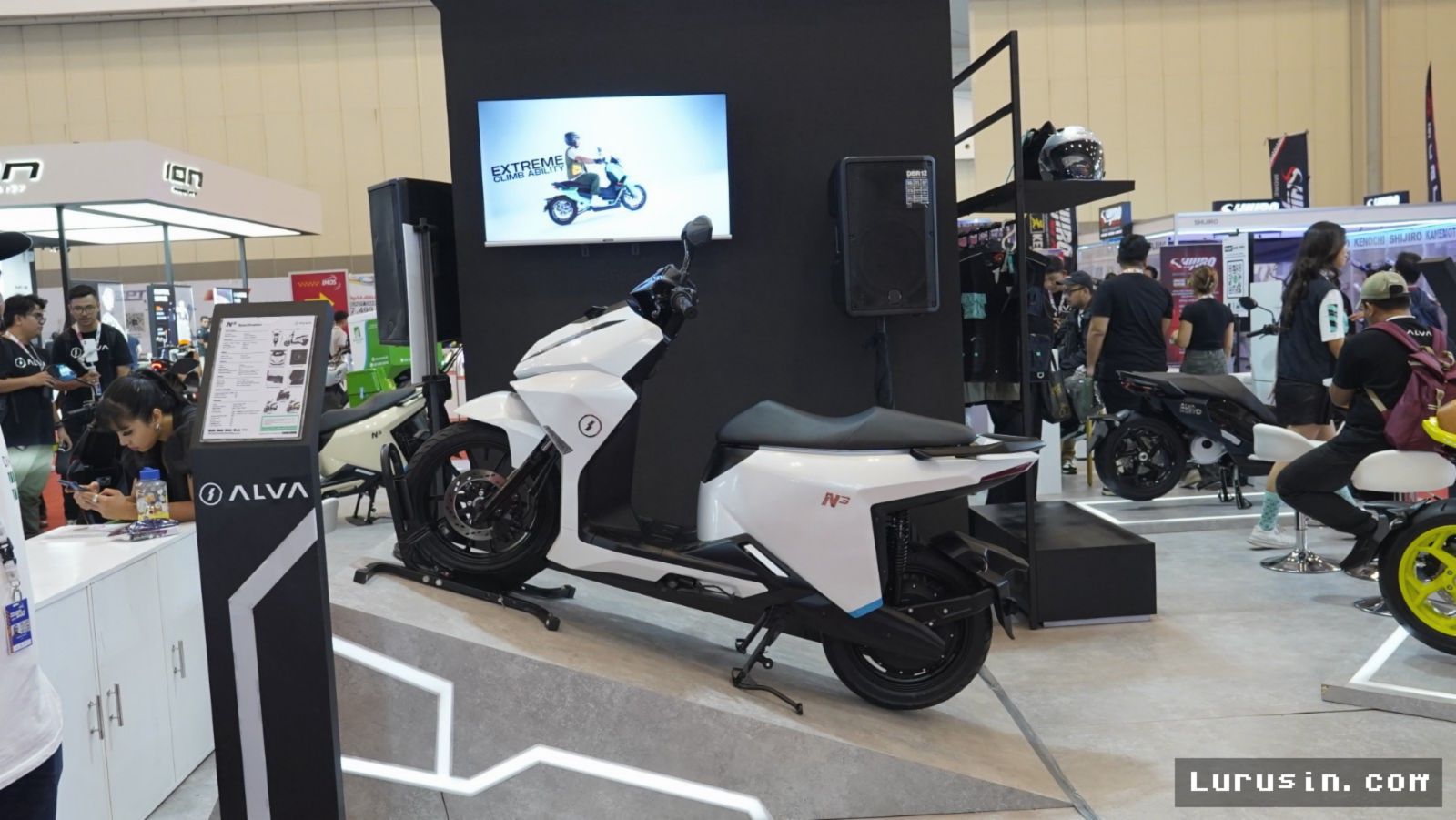 Alva Distribusikan 20.000 Unit Motor Listrik dalam Sembilan Bulan