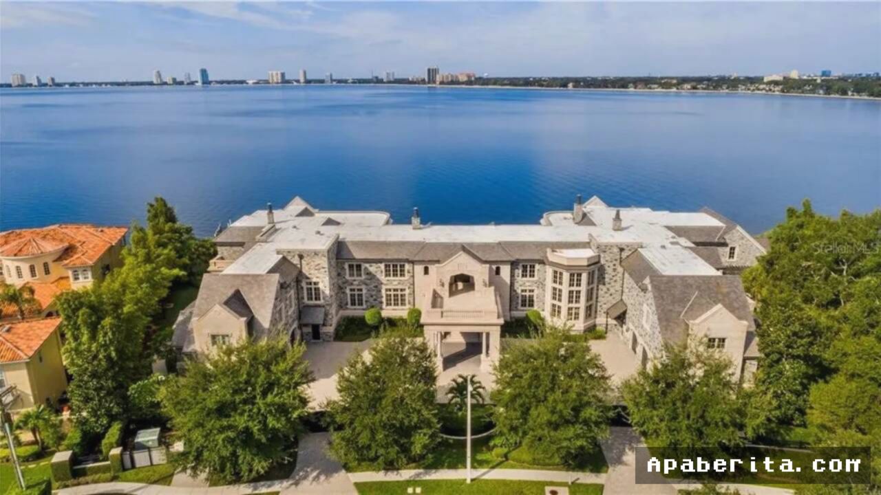 TAMPA — Rumah Mewah Derek Jeter Terbengkalai Tanpa Kepastian Pembongkaran