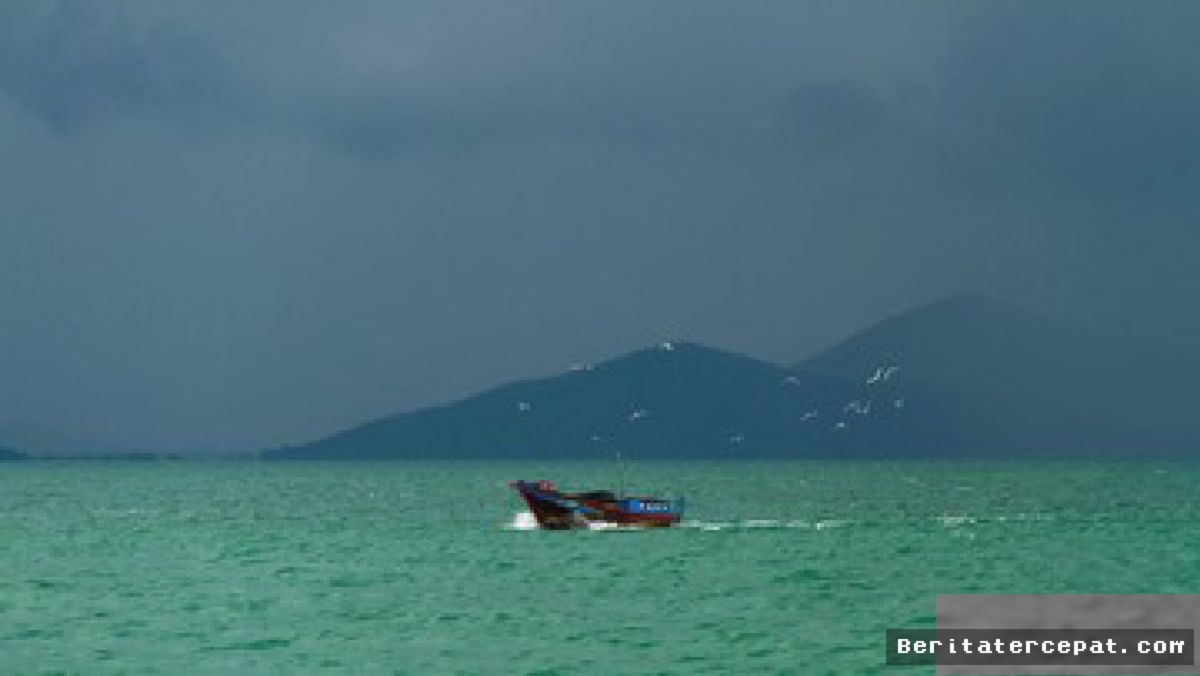 Labuan Bajo: Dua Kapal Wisata Tabrakan di Selat Padar