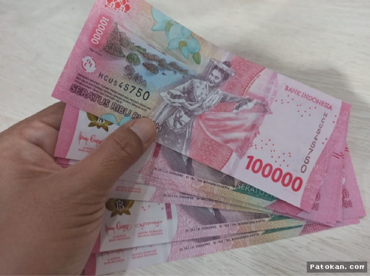 JAKARTA — Rupiah Melemah ke Level Rp17.608 Akibat Lonjakan Harga Minyak