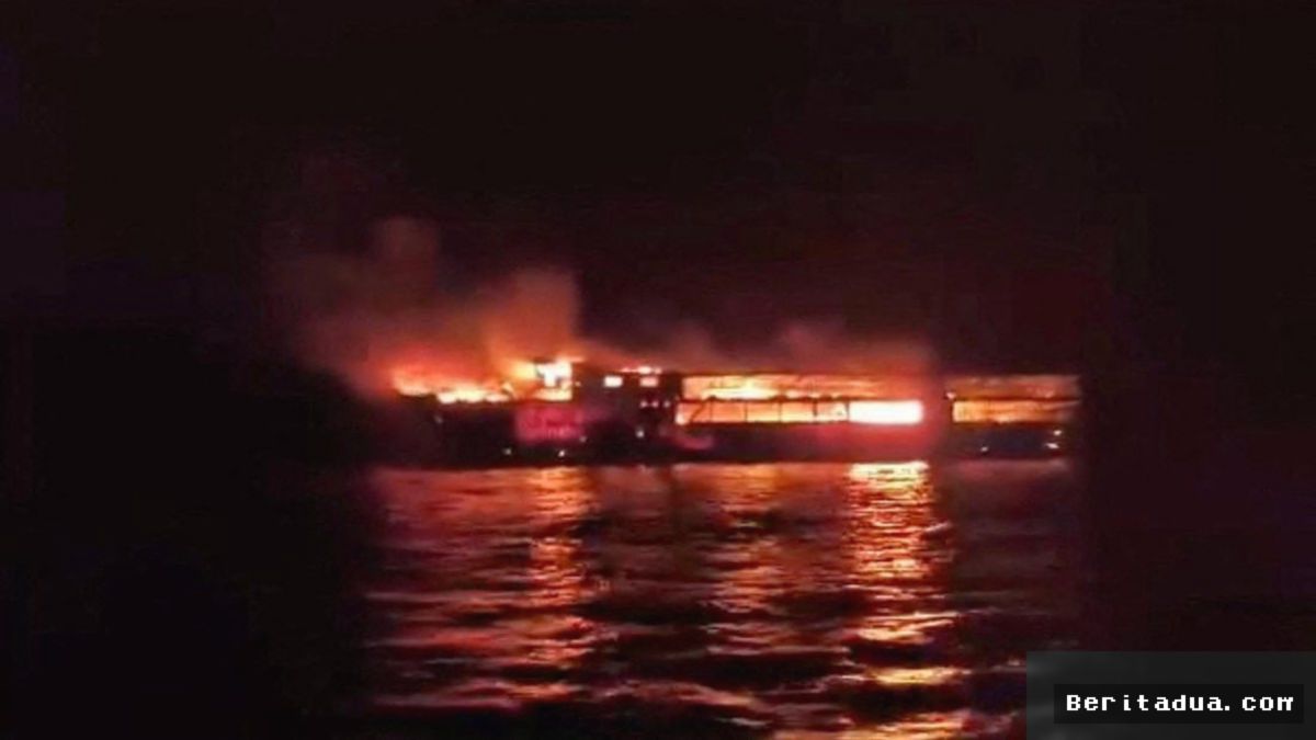 FILIPINA — Kapal Feri MV June Aster Terbakar, 5 Tewas dan 80 Hilang