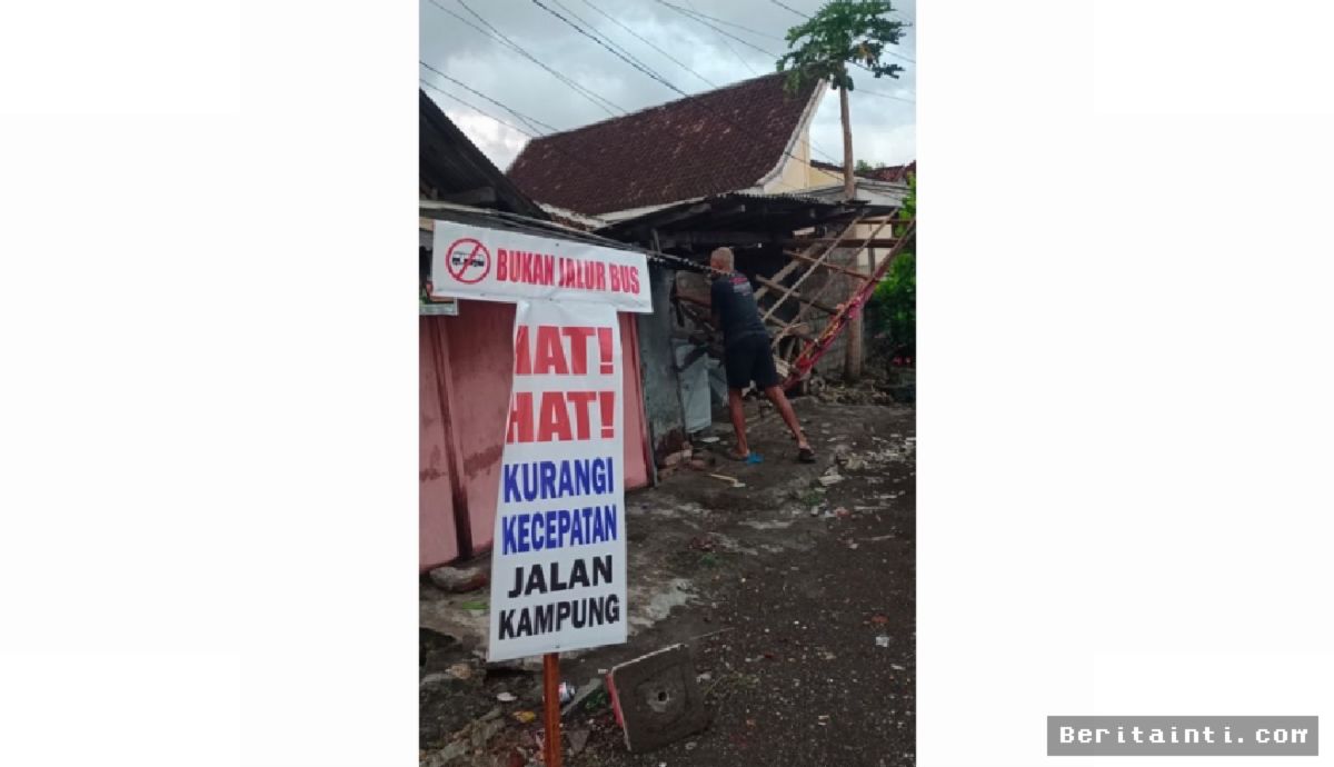 Hindari Macet Pelabuhan, Bus Tabrak Warung Warga di Gilimanuk
