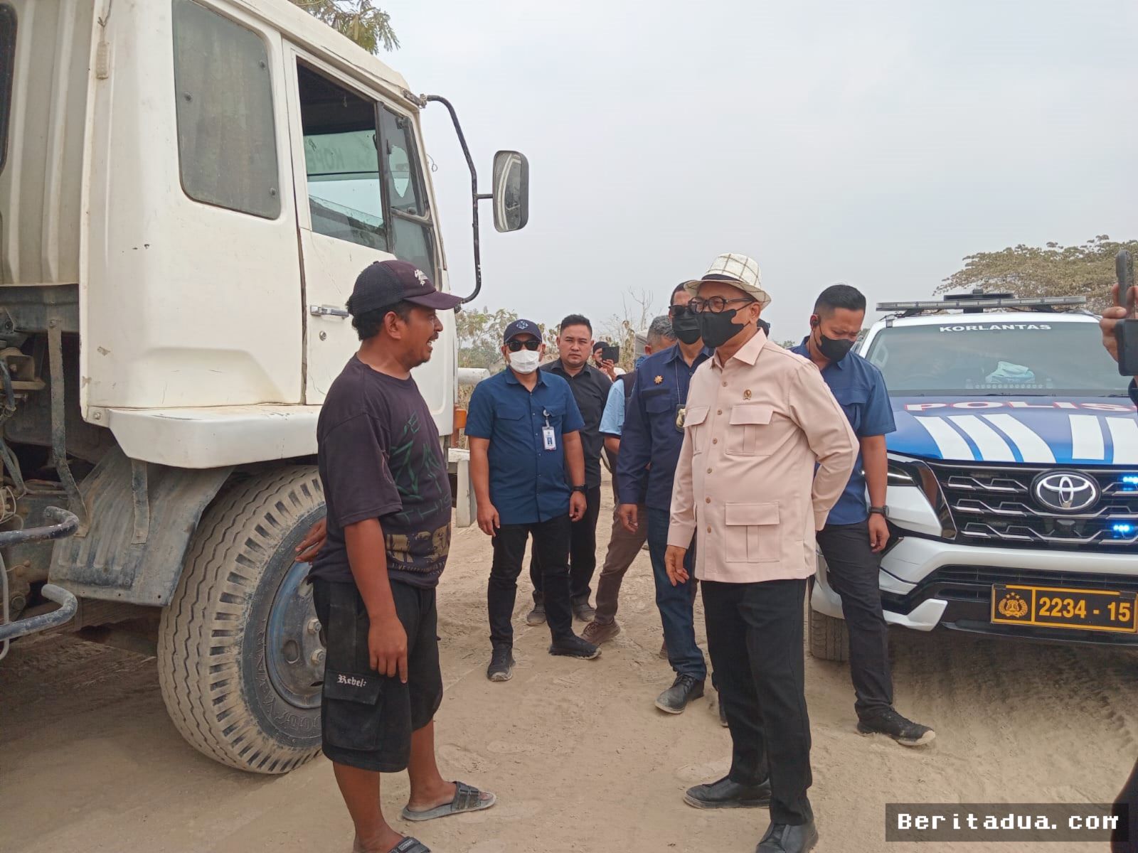 Mendes Yandri Tutup Tambang Kramatjati, Warga Serang Tuntut Pengawasan Ketat