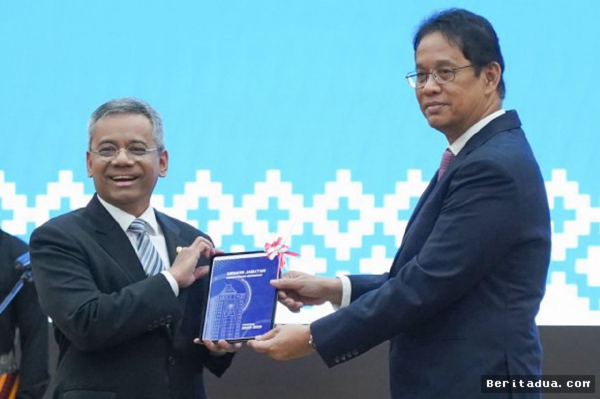 JAKARTA — Purbaya Resmi Serahkan Jabatan Menteri Keuangan ke Suahasil