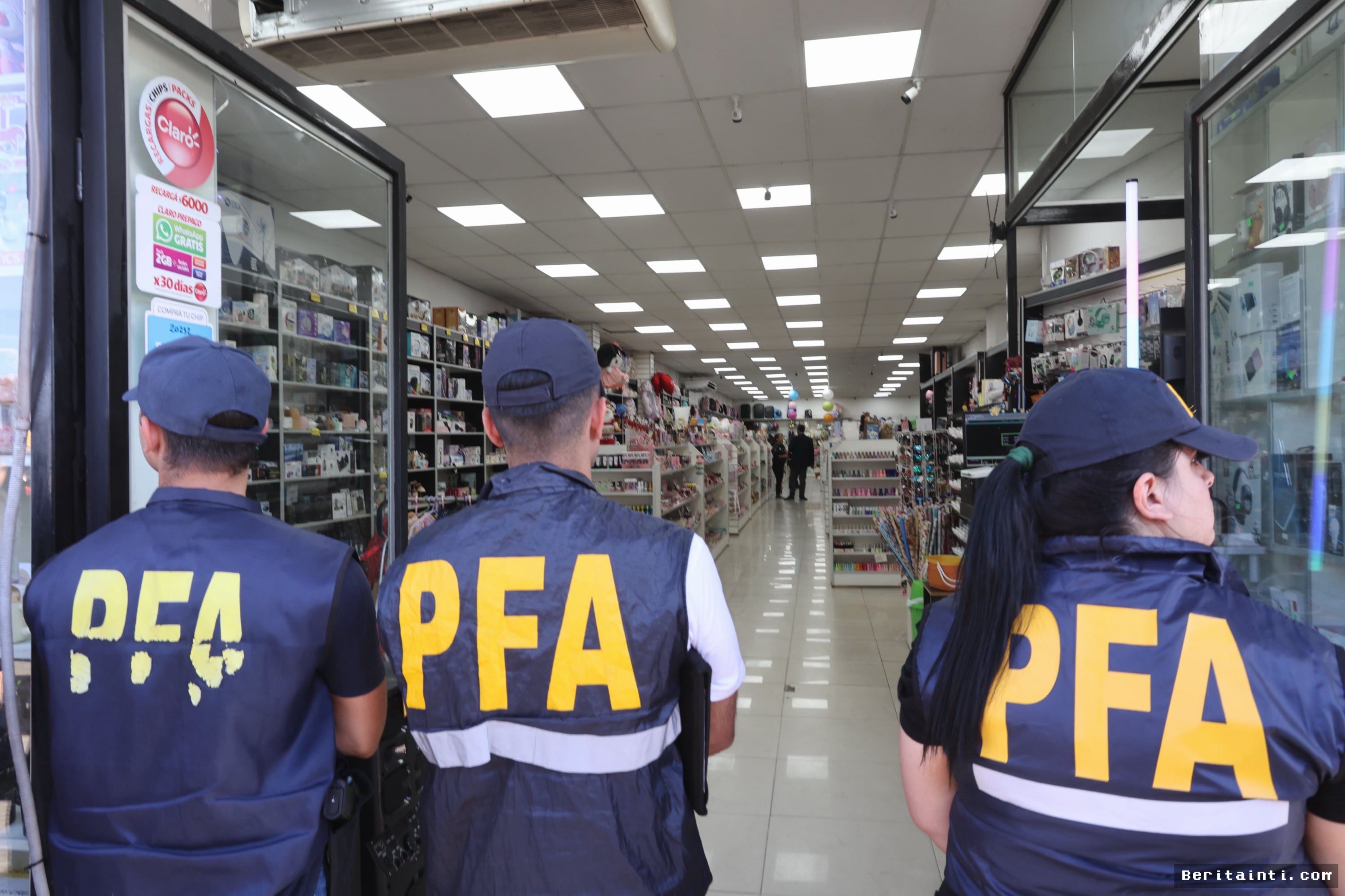 ARGENTINA — Pemerintah Naikkan Gaji Polisi Federal 6,9 Persen