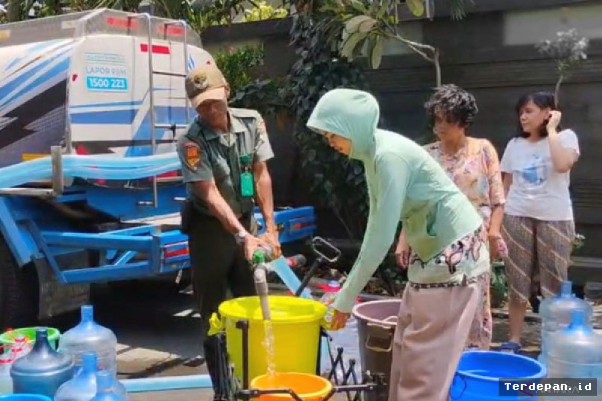 Pemkot Jakarta Timur Siagakan Truk Tangki Antisipasi Krisis Air Bersih