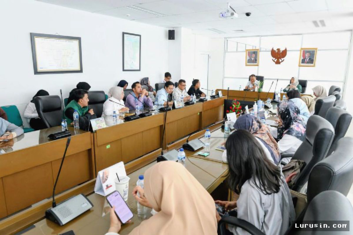 DPRD Jabar Desak Raperda Lingkungan Hidup Tidak Sekadar Salin Aturan Pusat