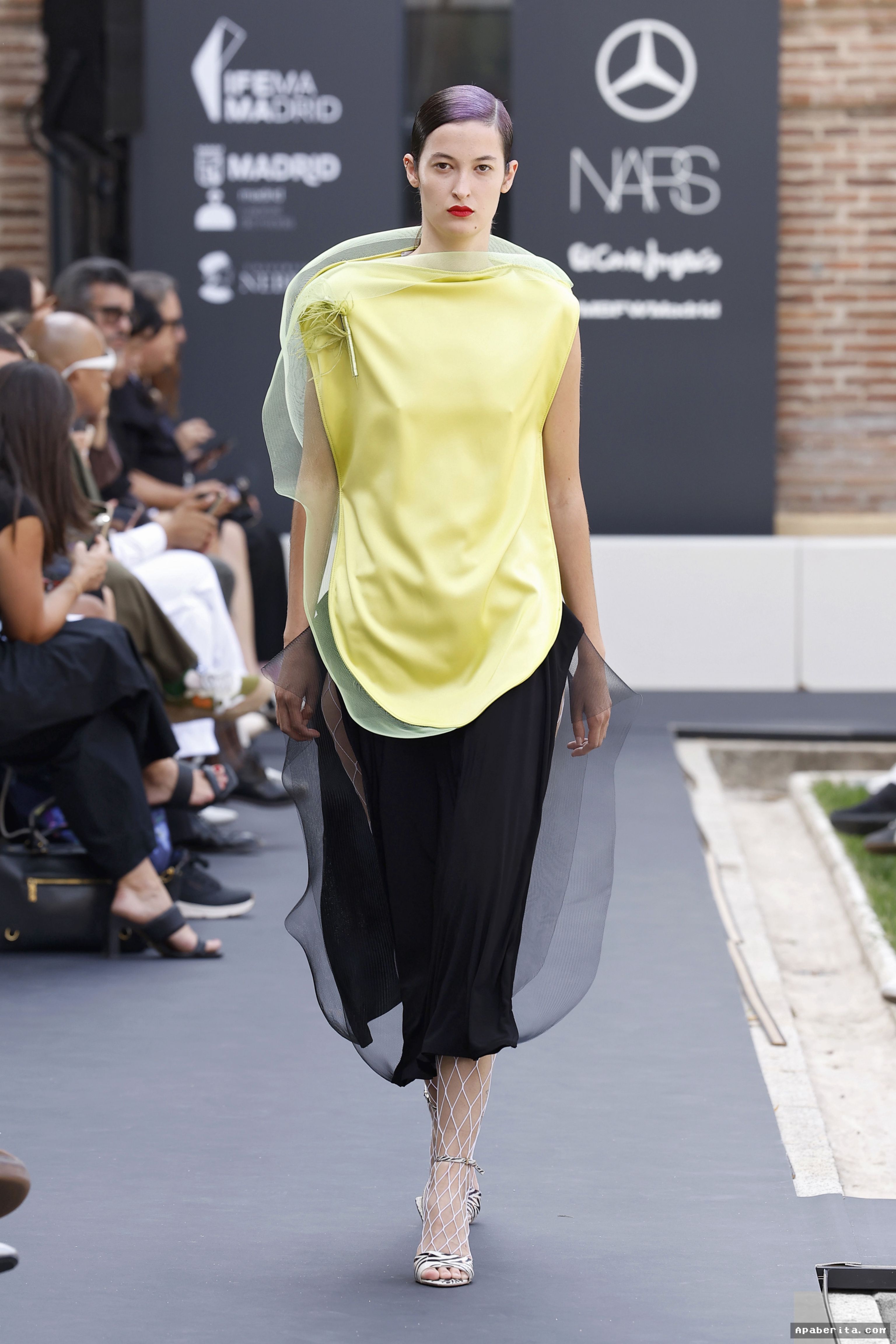 MADRID — Strategi Warna Dominasi Hari Ketiga Madrid Fashion Week