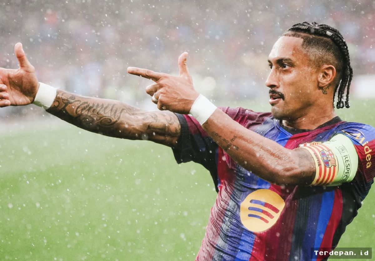 Chelsea Incar Raphinha, Barcelona Pasang Sikap Tegas Pertahankan Sang Pemain