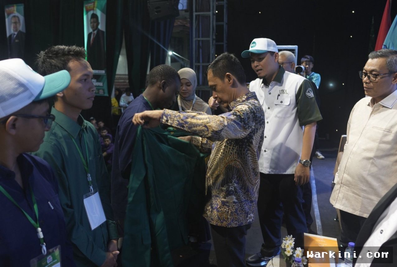 UIKA Bogor Melantik 1.402 Mahasiswa Baru, Wakil Bupati Beri Kejutan Laptop