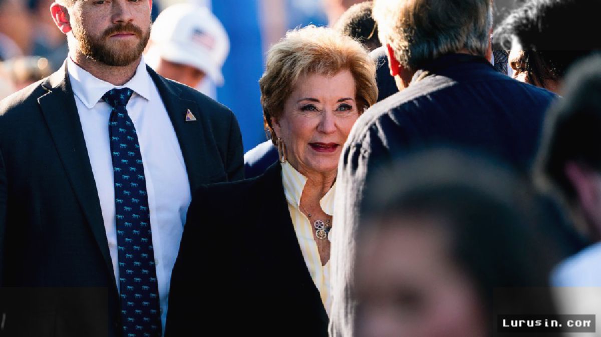 AS — Linda McMahon Berpeluang Reformasi Alokasi Dana Sekolah Piagam