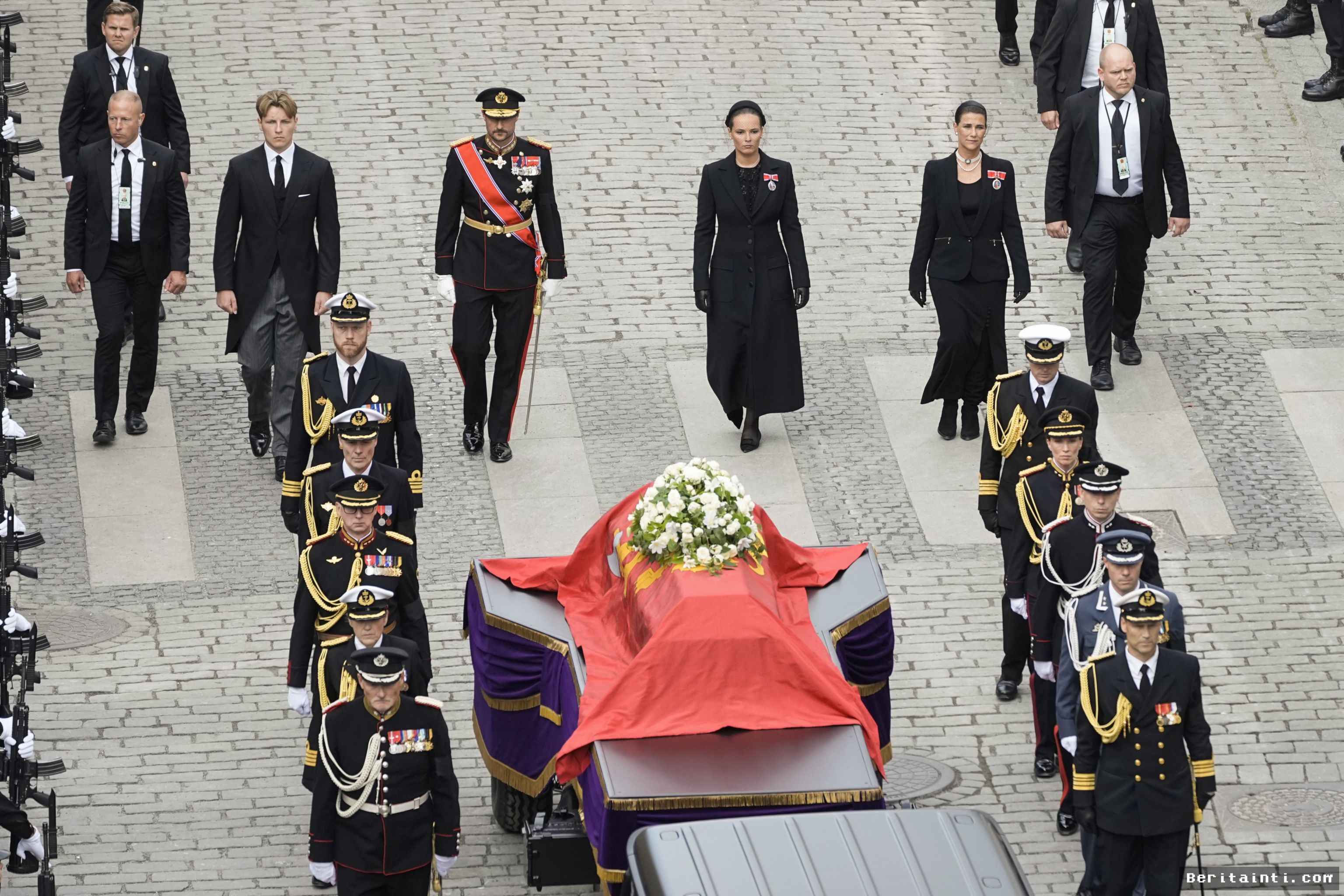 OSLO — Bangsawan Eropa dan PM Norwegia Beri Penghormatan Terakhir di Katedral