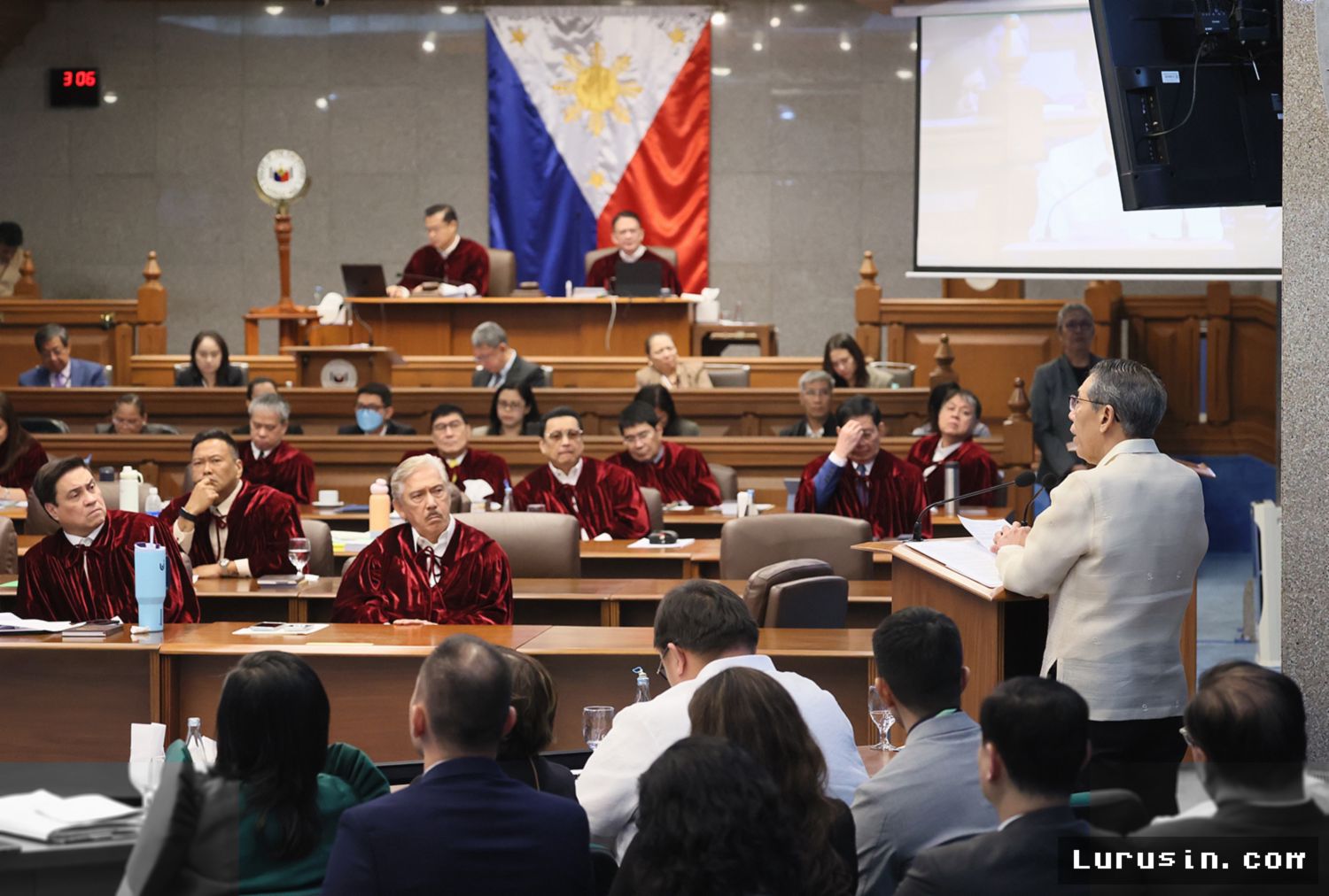 MANILA — Mantan Hakim Agung Bersaksi dalam Sidang Impeachment Sara Duterte