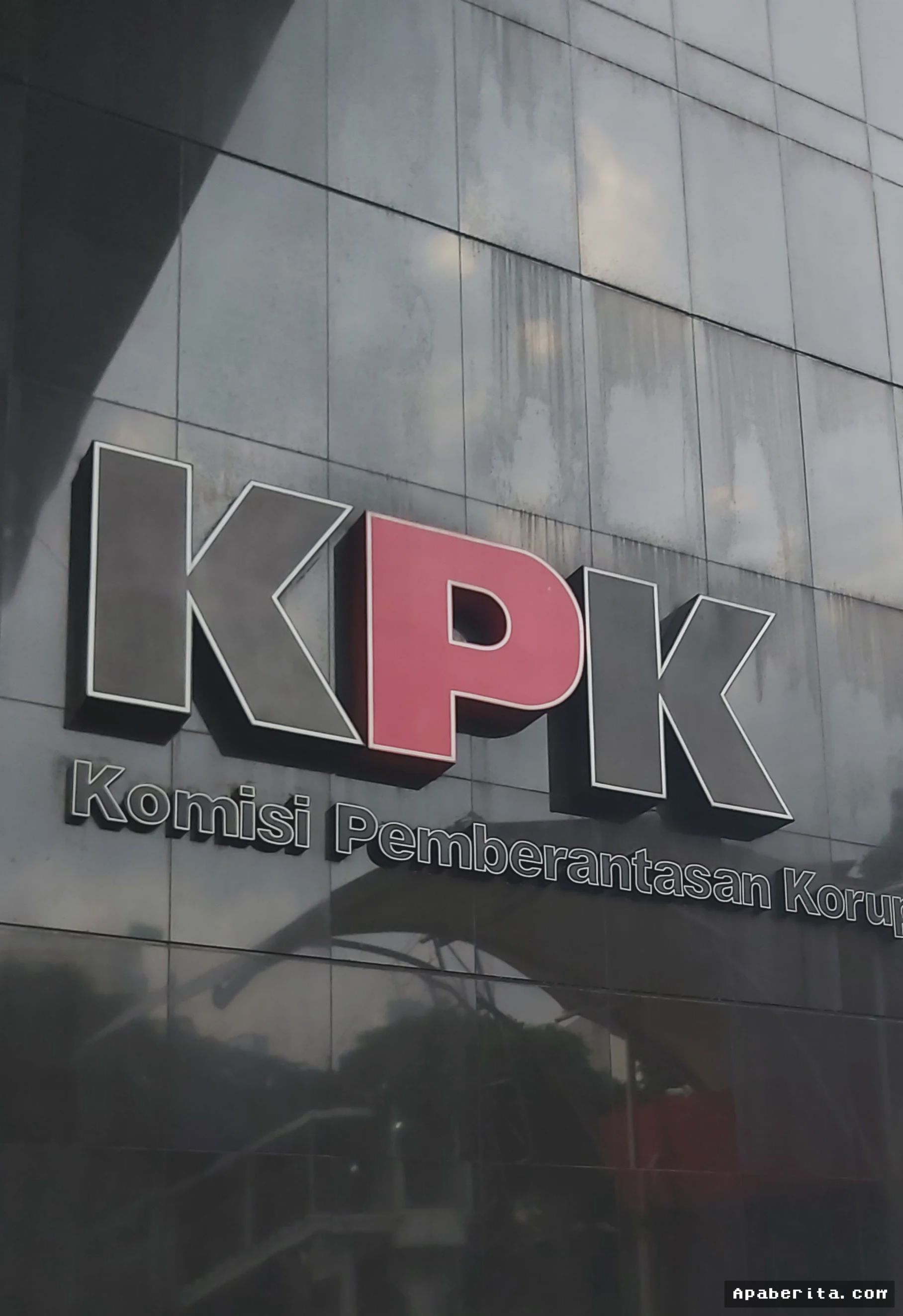 JAKARTA — Mantan Menhub Budi Karya Mangkir Sidang Banding Suap DJKA Medan