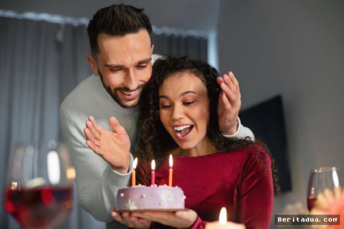 JAKARTA — Fenomena Pesan Romantis Digital Geser Pola Hubungan Asmara Modern