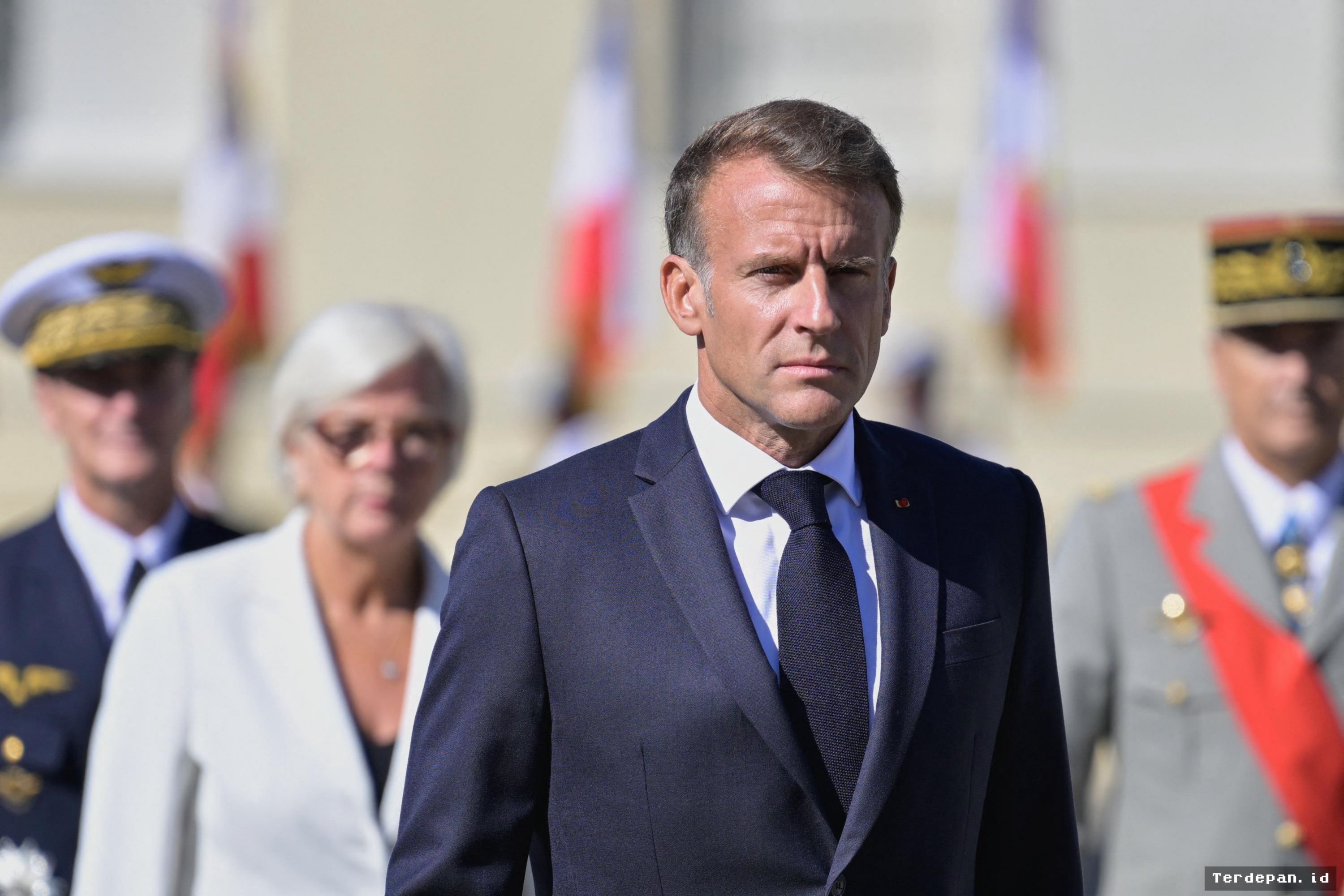 PARIS — Emmanuel Macron Instruksikan Mobilisasi Penuh Atasi Krisis Bahan Bakar