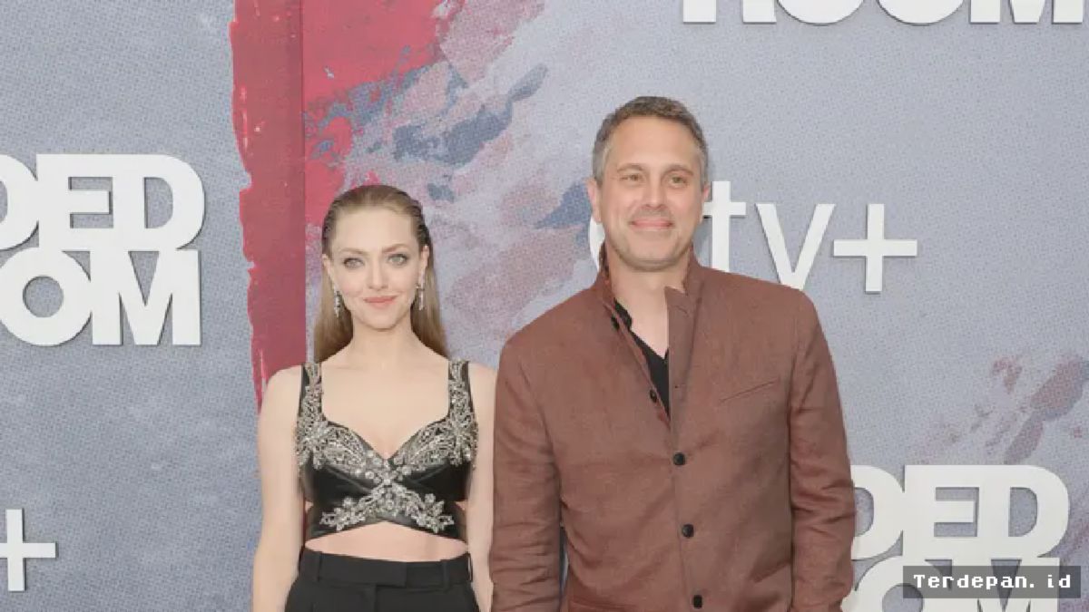 Amanda Seyfried dan Thomas Sadoski Tampil Memukau di Karpet Merah