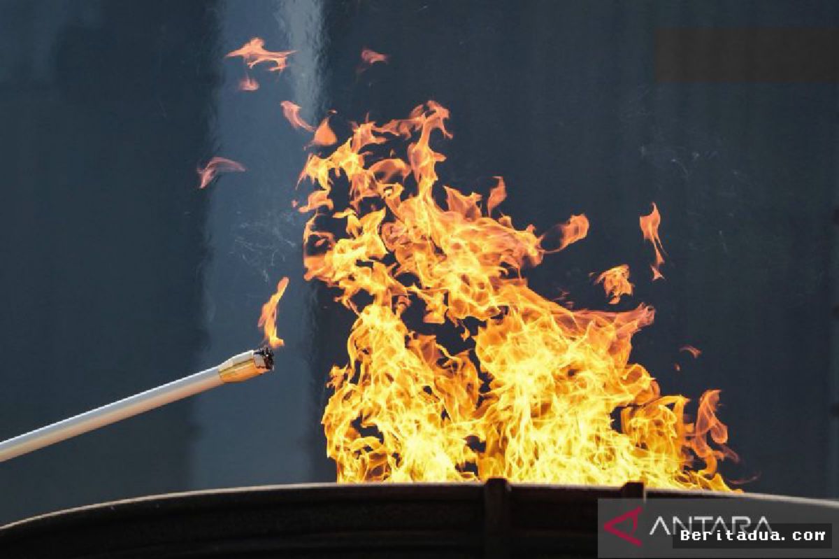 CdM Todotua Pasaribu Resmi Bawa Obor Asian Games Ke-20