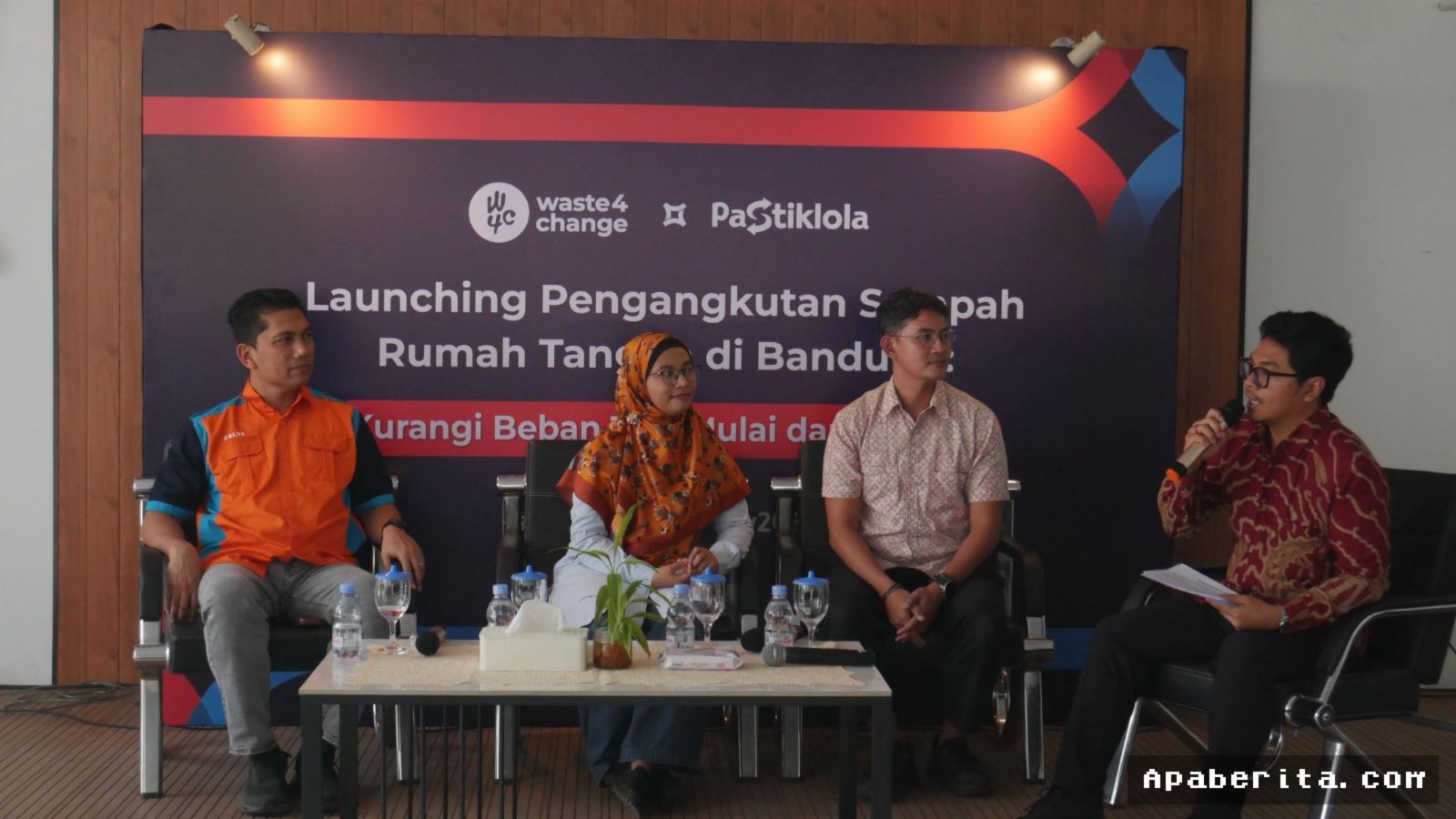 KOTA BANDUNG — Layanan Angkut Sampah Digital Resmi Beroperasi di Bandung Raya
