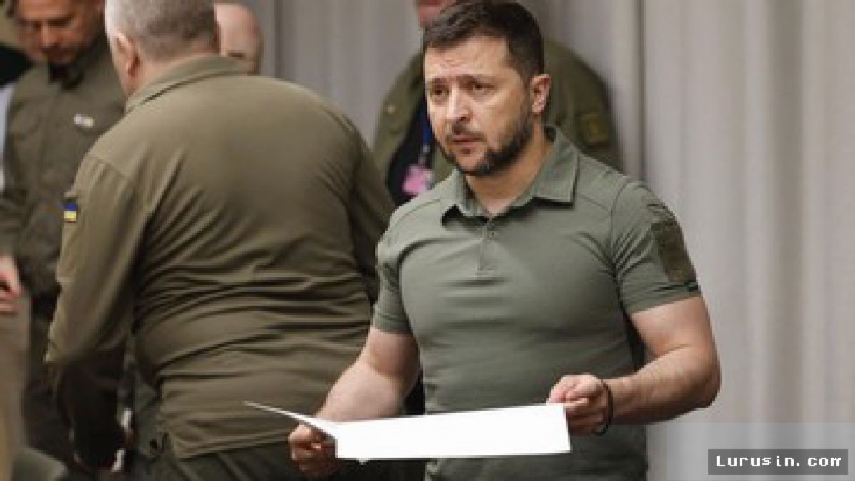 Pesawat Presiden Zelensky Nyaris Dihantam Drone Tempur Rusia di Langit Moldova