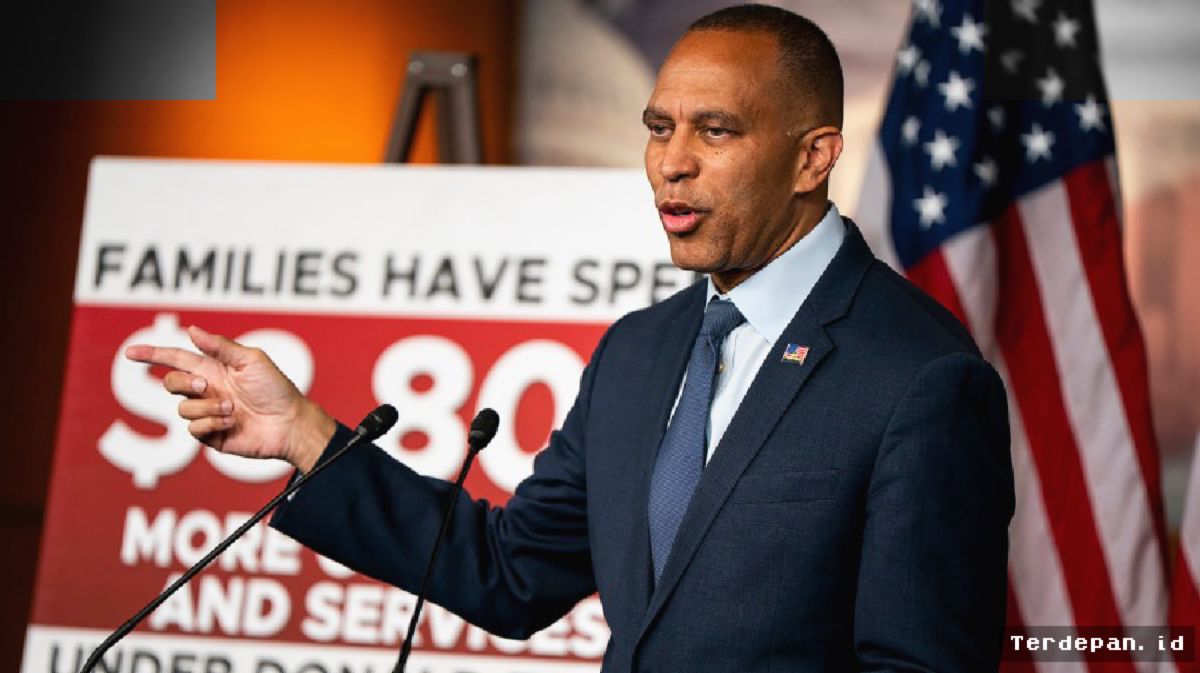Hakeem Jeffries Buka Peluang Pemakzulan Trump jika Demokrat Kuasai DPR