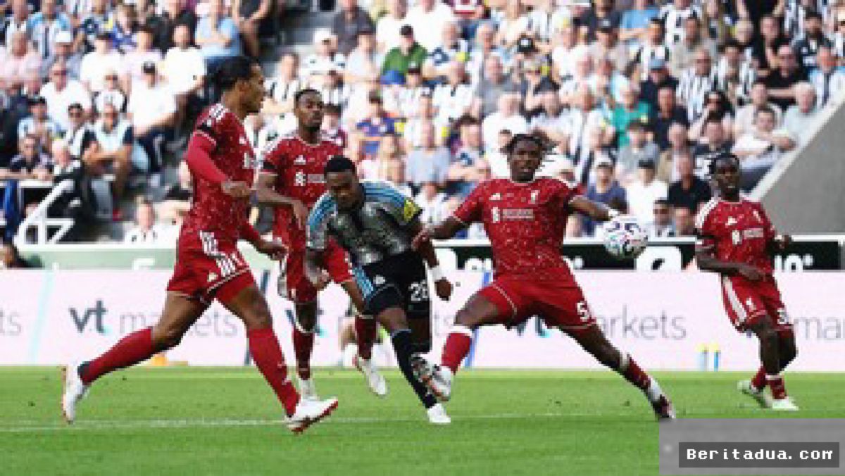 LIVERPOOL — Transisi Taktis Picu Performa Naik Turun Skuad Utama