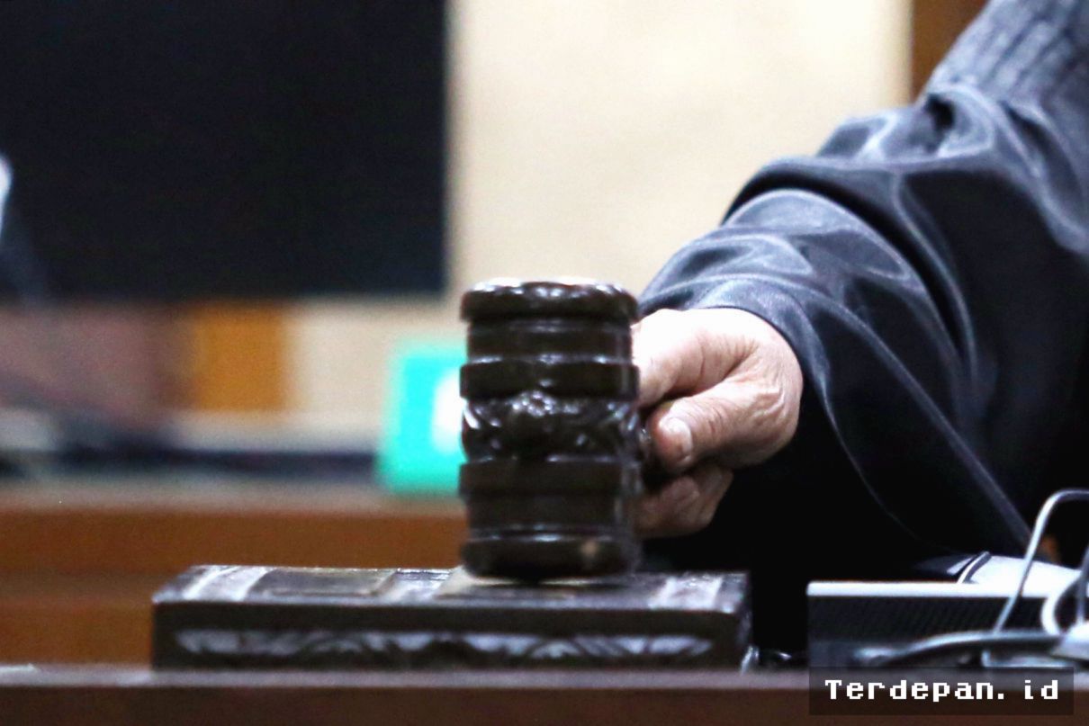 SURABAYA — Gatut Sunu Tuding Saksi Sidang Tipikor Mengalami Intervensi