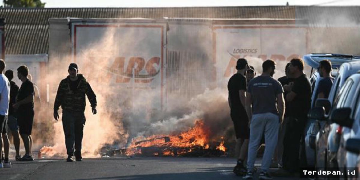 Prancis — Nelayan Blokir Depo Minyak Hérault Protes Harga Bahan Bakar