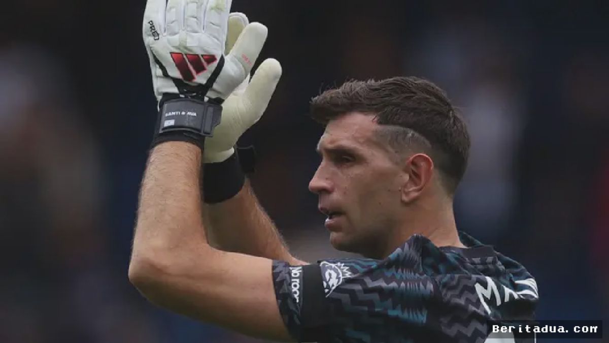 LONDON — Emiliano Martinez Isyaratkan Perpisahan Usai Chelsea Tumbangkan Brighton