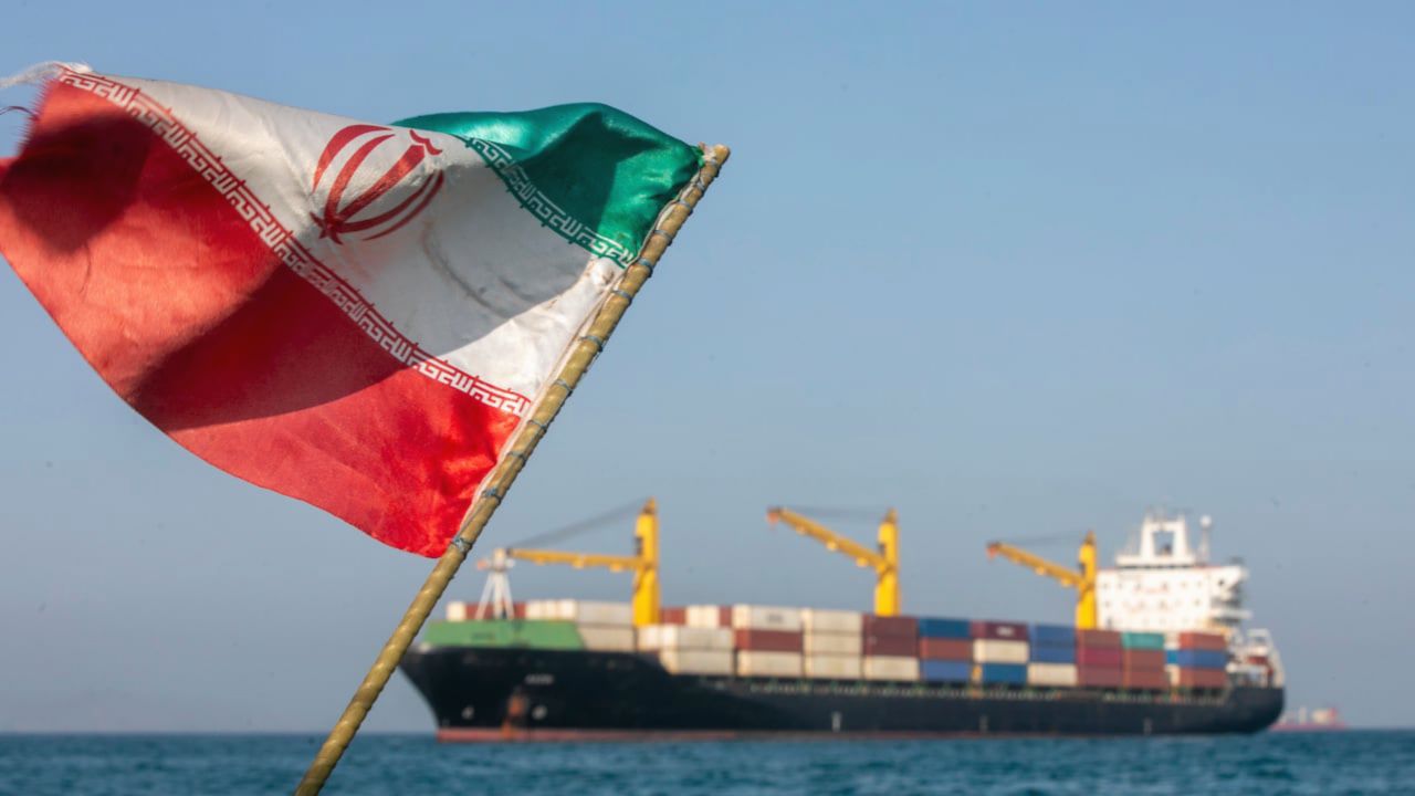 Garda Revolusi Iran Balas Serangan AS di Selat Hormuz