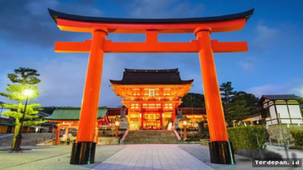 Turis Selandia Baru Dikecam Usai Menari Haka di Kuil Jepang